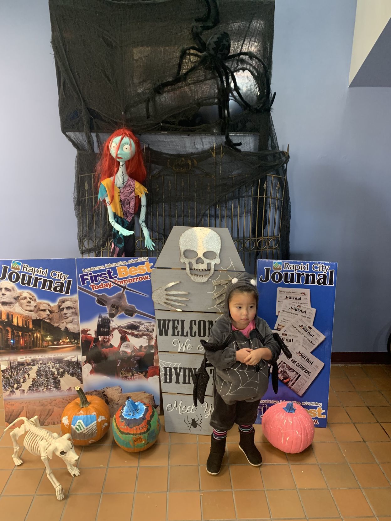 Halloween Pictures to run in Thursday's paper 053.JPG